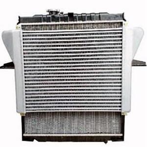 工程汽車散熱器加水破裂了應該怎么辦？